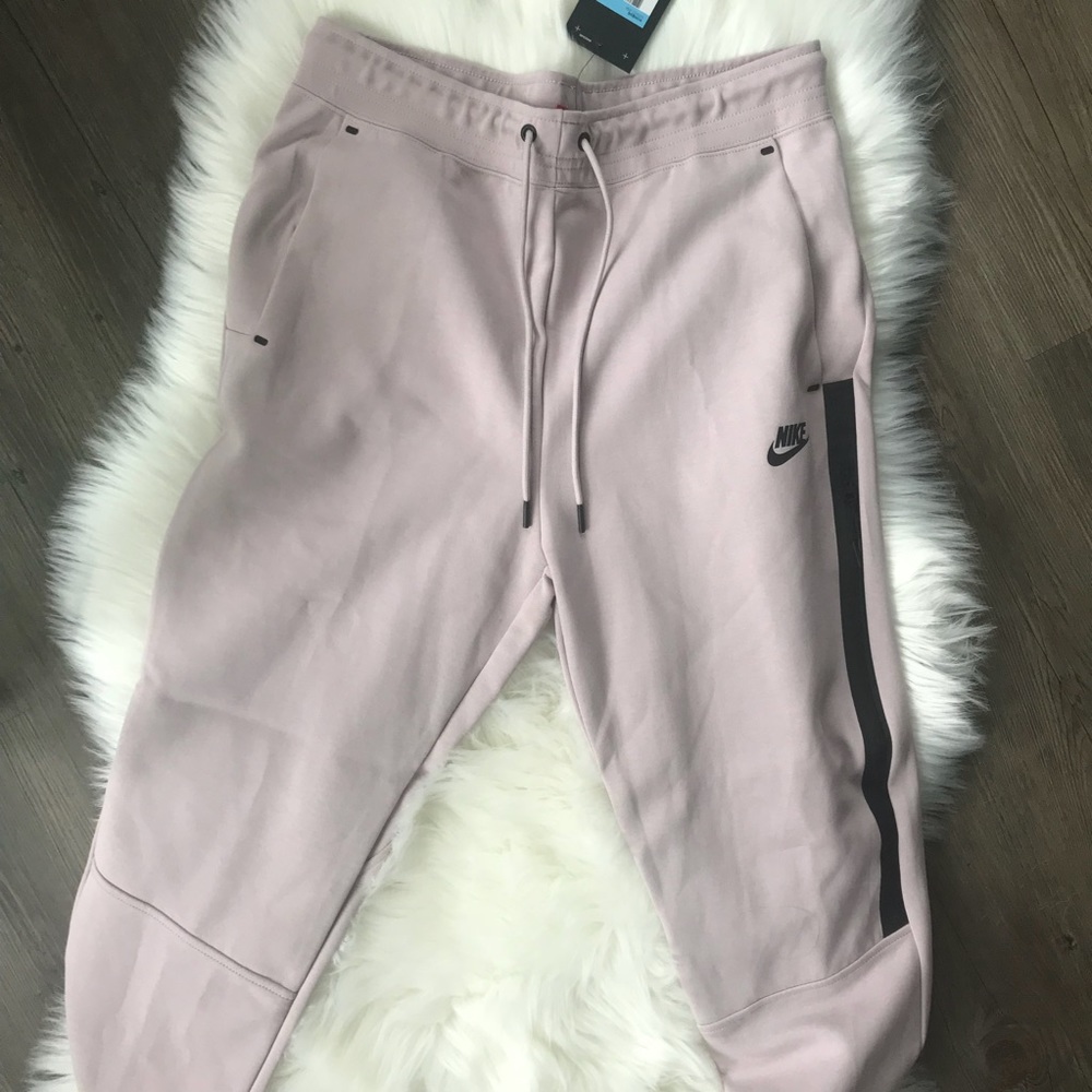 NWT Nike Tech Fleece Joggers Particle Pink - Picture 4 of 6